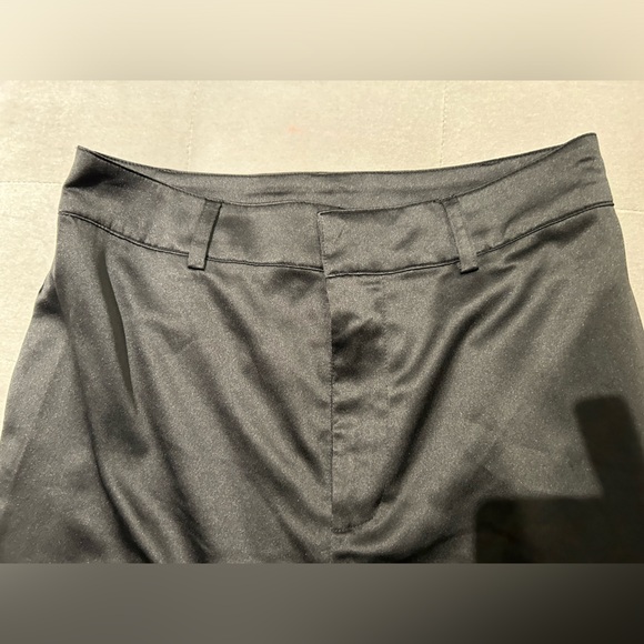 Danielle Bernstein - Picture 2 of 3